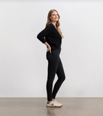 Cozy fall sweater with long sleeves and twist front design
