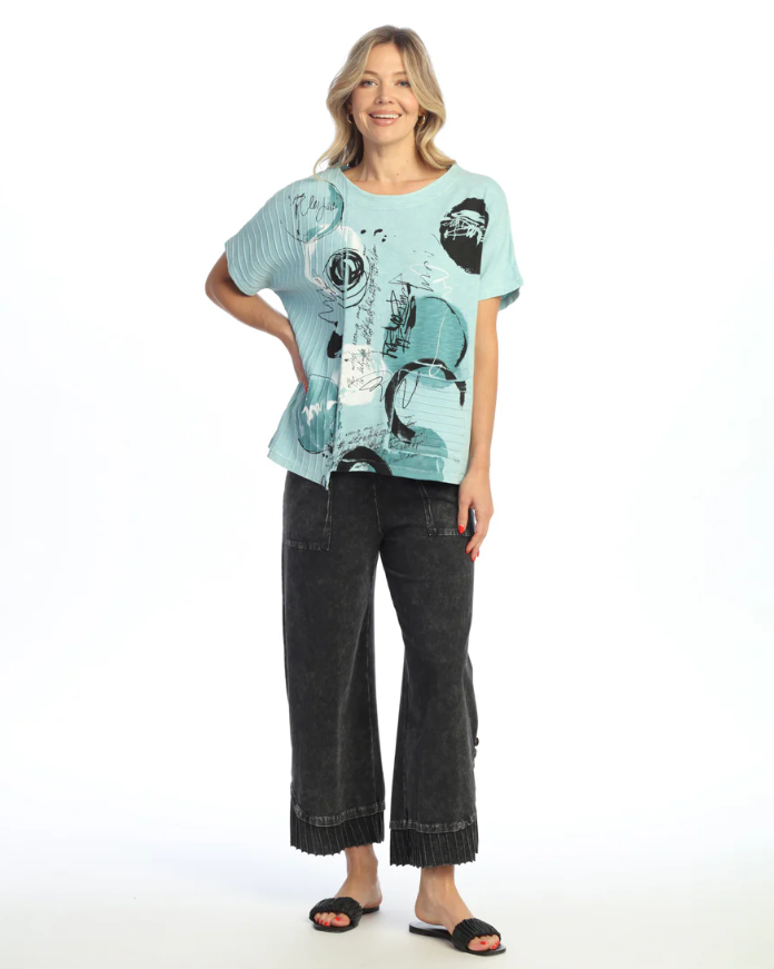 Jess & Jane Tempo Tee with abstract print and pocket