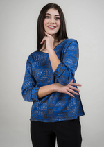Reversible Dot V-Neck 3/4 Sleeve