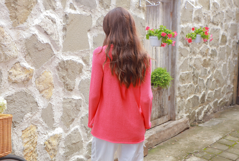 Wooden Ships Mini Daisy V-Neck Sweater Coral Hibiscus