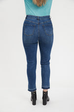 FDJ Suzanne Embroidered Slim Ankle Jeans